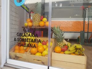 Fresh fruits sorbé at Gelateria Crema di Gelato in Lagos