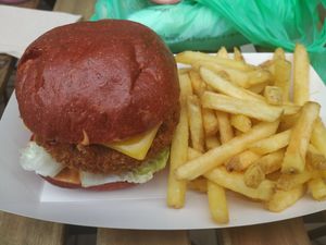 Beet the meat burger was like a veggie burger type burger "cheese" lettuce tomatoes and burger sauce type relish was really good and they supplied mayo with chips at VBelly in South West London