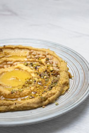 Hummus con AOVE at Umami Good Food in Tenerife