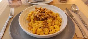 Mac&Cheeze at Umami Good Food in Tenerife