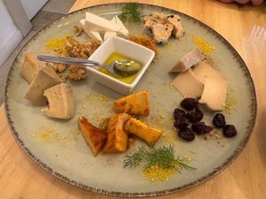 CHEESE BOARD “PLANT-BASED” at Umami Good Food in Tenerife