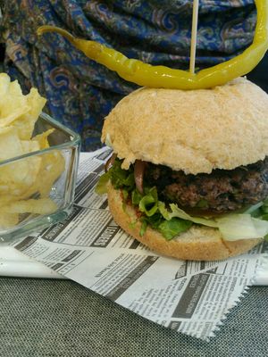 Hamburguesa "frijolera" at Umami Good Food in Tenerife