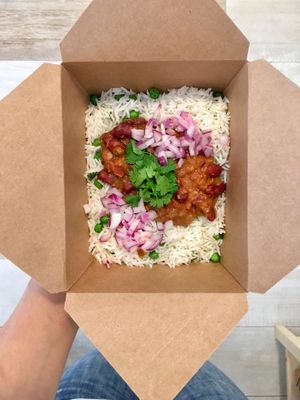 Curry de judías rojas con arroz basmati aromatizado at Umami Good Food in Tenerife