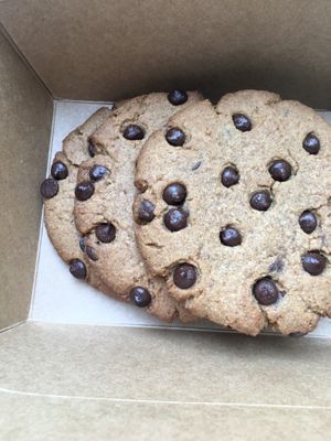 Galleta XL chocolate y vainilla  at Umami Good Food in Tenerife