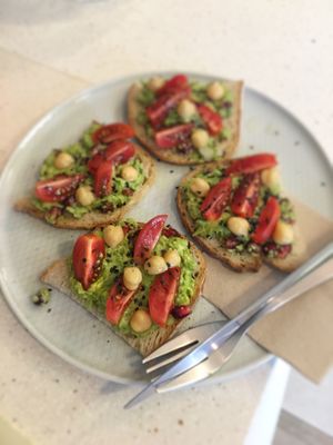 Tosta de garbanzo con guacamole  at Umami Good Food in Tenerife