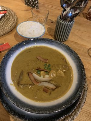 Thai yellow curry with tempeh at Kahuna in Newquay