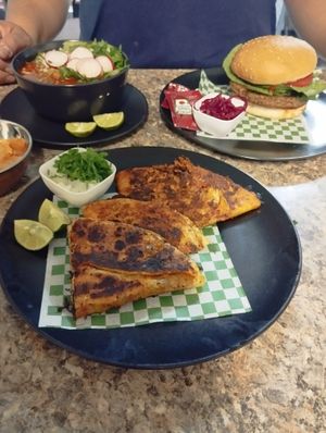 Quesabirrias 
Birria de soya o de Jamaica con queso vegetal en tortilla de maíz o de trigo con cebolla y cilantro picados acompañadas con consomé vegetal, limón y salsa picant at Mexico Lindo y Vegetariano in Mexicali