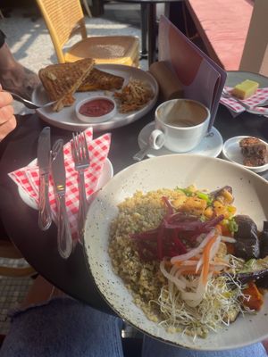  at Sajoer - Statensingel in Rotterdam