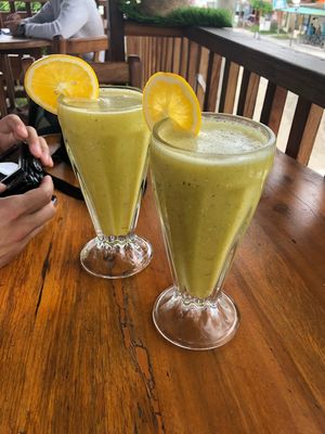 Healthy juices (made without sugar) at Shawarma Hot in Puerto Villamil