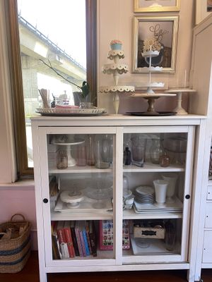 Cute Interior - BART track in the window  #Veganuary at Angel Cakes in Oakland