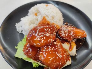 Delicious veg meatless rib素排骨饭 at Yuan Xiang Vegetarian Food 圆香素食 - Tampines in East Singapore