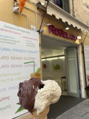 gelato vegano- nocciola e cioccolato   at Regelato Gelateria Artigianale in Alghero