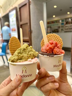 Pistacchio & fragola cheesecake - fondante & fragola.   at Regelato Gelateria Artigianale in Alghero