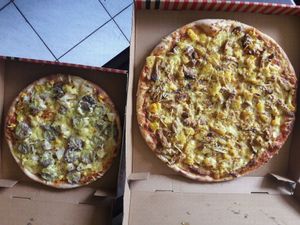 pizza at Veggie House in Bremen