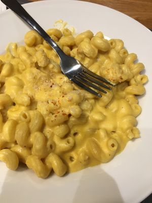 Mac n cheese at Mathilda's in Oshawa