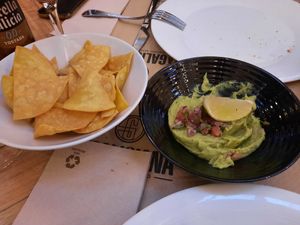 Guacamole con totopos at The Veggie Carmen in Santiago De Compostela