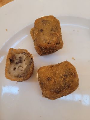 Croquetas de setas at The Veggie Carmen in Santiago De Compostela