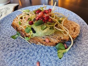 'Avocado Toast' with pomegranate, white balsamic vinegar and pea sprouts (7€) at Green Hippo in Helsinki