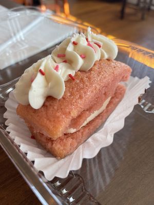 Strawberry mini cake  at The Happy Bakery in Ofallon
