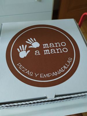 Card box delivery at Mano a Mano in Cartagena
