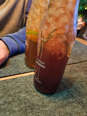 Brombeer-Rosmarin-Eistee + Pfirsich-Limetten-Eistee at Hans im Glück in Leipzig