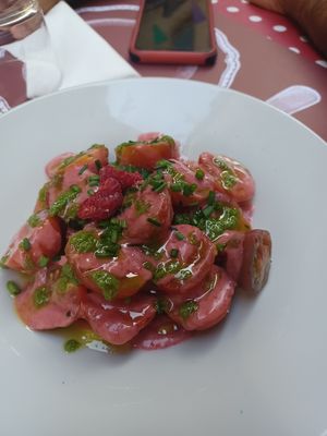 Tapa de tomates cherry at La Cuisine Comptoir in Collioure