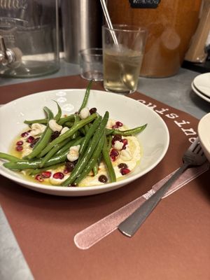Mais blanc + green beans 👍   at La Cuisine Comptoir in Collioure
