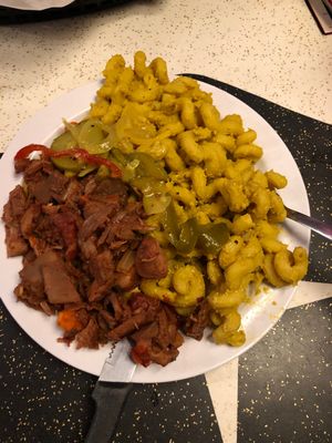 Vegan Mac w barbecue style jackfruit. AMAZING at Silly's Restaurant in Portland