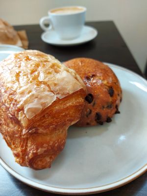 Pain au chocolat et brioche chocolate at Zoï Kitchen - La Boutique in Lyon