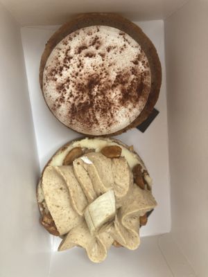 Tarte tiramisu and peanut/banana  at Zoï Kitchen - La Boutique in Lyon