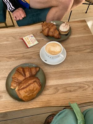 Croissants, pan au chocolat, and tiramisu   at Zoï Kitchen - La Boutique in Lyon