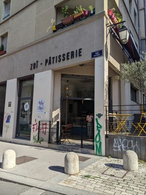 outside at Zoï Kitchen - La Boutique in Lyon