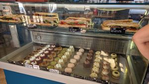 Vegan patisseries at Zoï Kitchen - La Boutique in Lyon