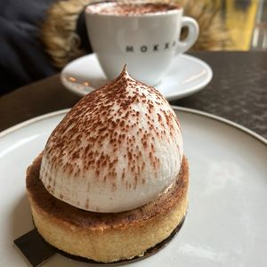Pastel de tiramisú y galleta  at Zoï Kitchen - La Boutique in Lyon