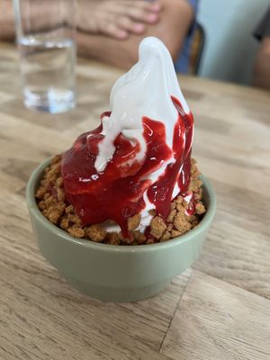 Sundae with Oatly soft serve strawberry syrup and spéculos   at Zoï Kitchen - La Boutique in Lyon