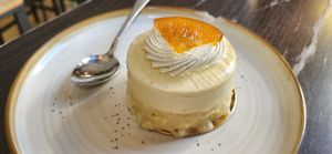 Cake pistaches_fleur d'orangier at Zoï Kitchen - La Boutique in Lyon