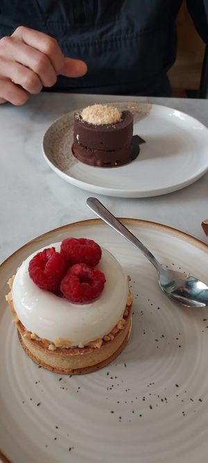Rasberry tart at Zoï Kitchen - La Boutique in Lyon