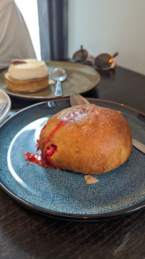 Brioche a la praline at Zoï Kitchen - La Boutique in Lyon