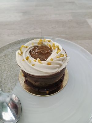 Pistachio pastry at Zoï Kitchen - La Boutique in Lyon