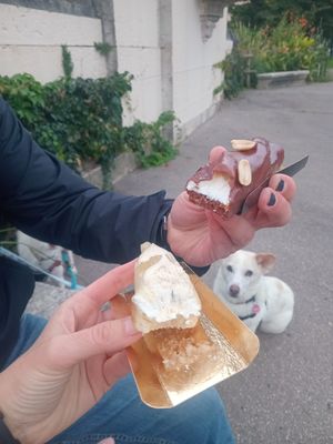 Snickers and apple something at Zoï Kitchen - La Boutique in Lyon