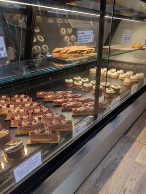 cakes at Zoï Kitchen - La Boutique in Lyon