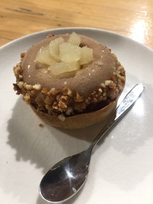 Délicieuse Tarte poire praliné  at Zoï Kitchen - La Boutique in Lyon