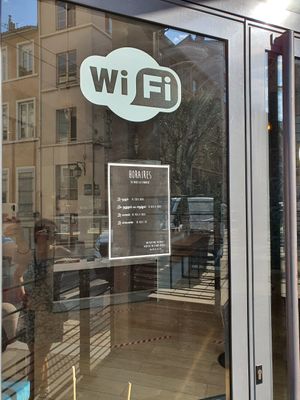 Pls update your opening hours at Zoï Kitchen - La Boutique in Lyon