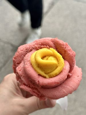 Mango and strawberry  at Amorino in Milan