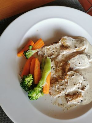 Seitan steak in pepper sauce at Safari in Portimao