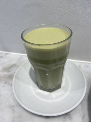 Macha latte at Superfood & Organic Liquids in Berlin