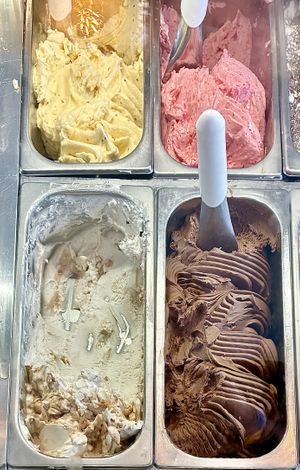 Available flavourss  at Isle of Gelato in Galle