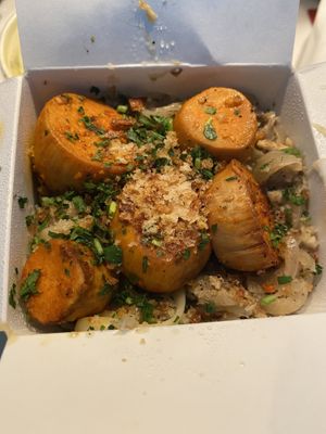 Linguine di mare pasta at Pura Vita in West Hollywood