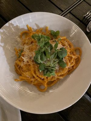 loved the spicy red sauce  at Pura Vita in West Hollywood