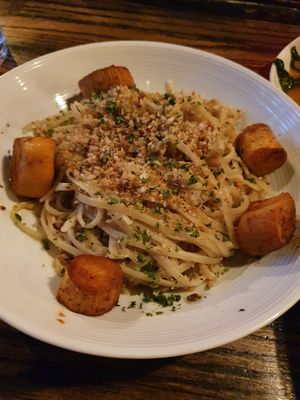 Linguine at Pura Vita in West Hollywood